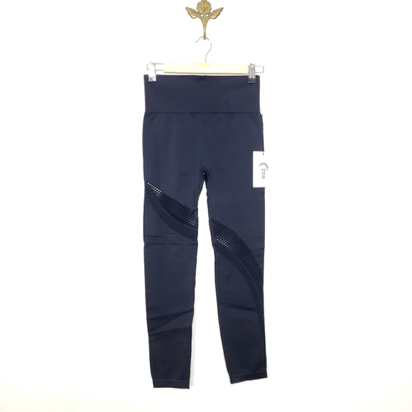 ZYIA Pants - Zyia Black Angle Performance 7/8 Perforated Leggings Womens Size Small